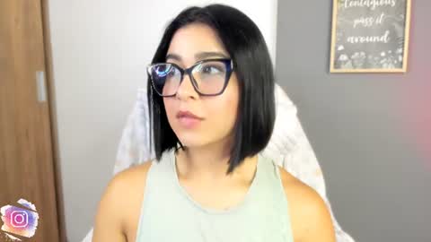 Snapshot of val_varago chatting on June 2026 01:21:01 AM val_varago online show from June 2026 01:21:01 AM