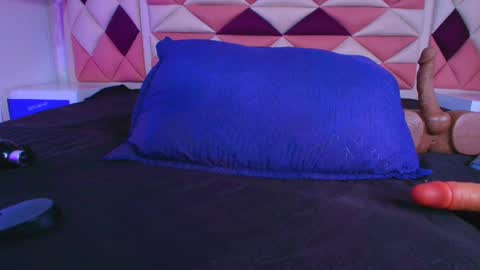 Snapshot of vale_castro1 chatting on September 2025 07:27:02 PM Valentina online show from September 2025 07:27:02 PM