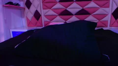 Snapshot of vale_castro1 chatting on September 2025 07:28:02 PM Valentina online show from September 2025 07:28:02 PM