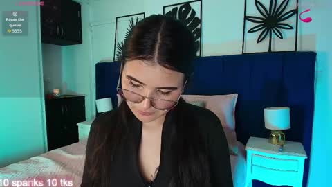 Tifanny  online show from September 2025 07:58:02 PM
