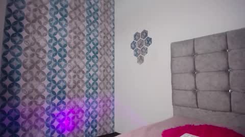 Snapshot of valen_luxxx chatting on January 2026 07:59:01 PM valen_luxxx online show from January 2026 07:59:01 PM