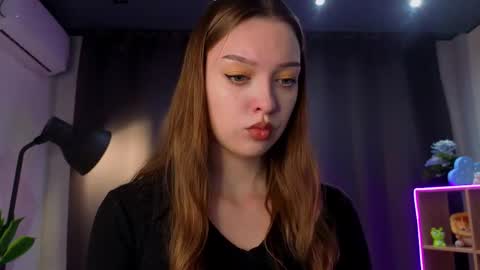 Lisa online show from November 2025 04:33:02 AM