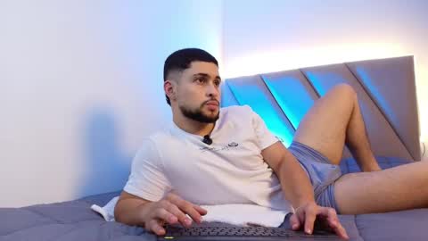 valenssio_moretti online show from May 2026 12:50:01 AM
