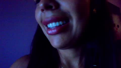 Snapshot of valentina_camposs chatting on December 2024 05:07:02 PM valen online show from December 2024 05:07:02 PM
