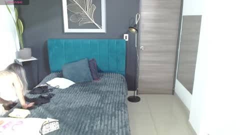 valentina_herrrera online show from April 2026 04:51:01 PM