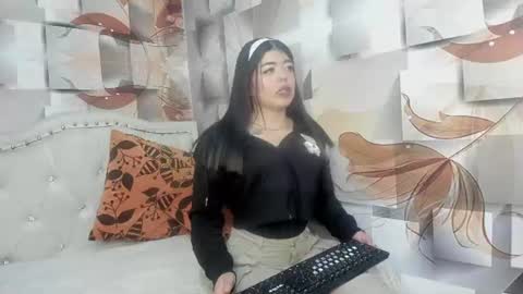 Snapshot of valentina_purple chatting on July 2026 01:39:02 PM VALENTINA online show from July 2026 01:39:02 PM