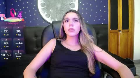 Snapshot of valentina_red18 chatting on May 2026 08:06:01 PM Valentina online show from May 2026 08:06:01 PM