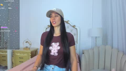 Snapshot of valentina_ross_ chatting on February 2025 12:03:02 PM Valentina online show from February 2025 12:03:02 PM