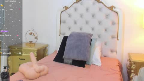 Snapshot of valentina_ross_ chatting on February 2025 03:06:01 PM Valentina online show from February 2025 03:06:01 PM