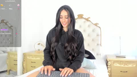 Snapshot of valentina_ross_ chatting on February 2025 03:19:01 PM Valentina online show from February 2025 03:19:01 PM