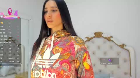 Snapshot of valentina_ross_ chatting on February 2025 12:04:02 PM Valentina online show from February 2025 12:04:02 PM