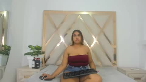 valentinaasm online show from March 2026 12:16:02 PM