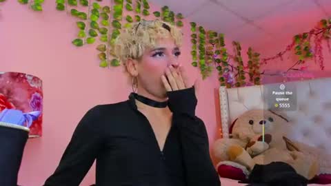 valentinee_xo online show from July 2026 11:45:02 AM