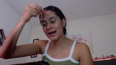 V A L E N T I N I online show from October 2025 08:16:02 PM