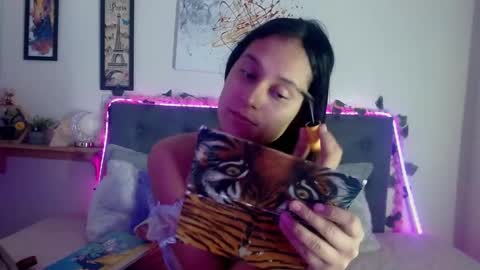 V A L E N T I N I online show from November 2025 08:07:01 PM