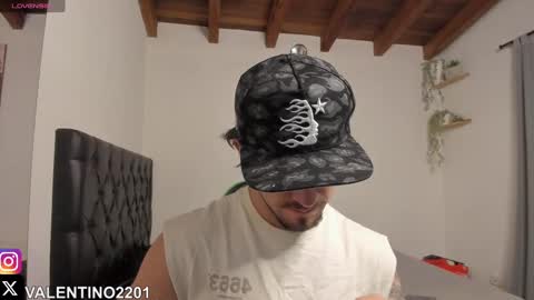 valentino online show from October 2025 12:42:02 AM