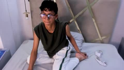 valentino lux online show from November 2025 10:18:02 PM