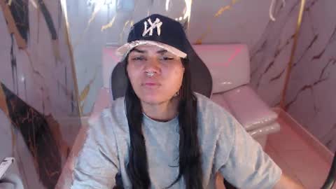 valeri_harpers4 online show from November 2025 02:39:01 PM