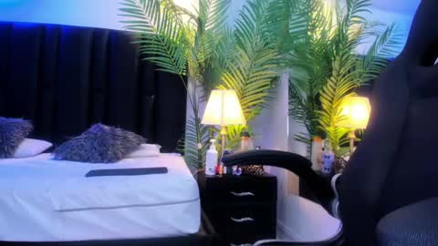 valeri_tafur online show from September 2025 11:09:02 PM