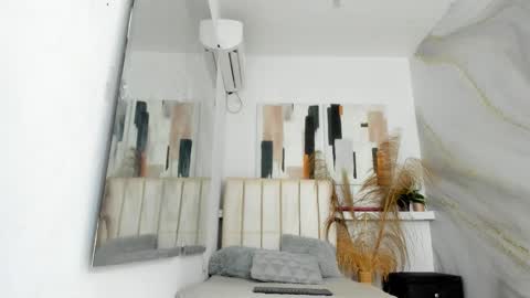 Snapshot of valeria_charris chatting on February 2026 12:00:01 PM vale online show from February 2026 12:00:01 PM