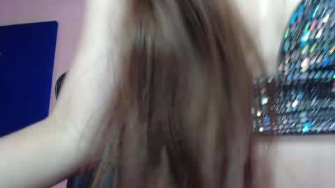 Snapshot of valeria_mendozza chatting on February 2025 09:00:02 AM   online show from February 2025 09:00:02 AM