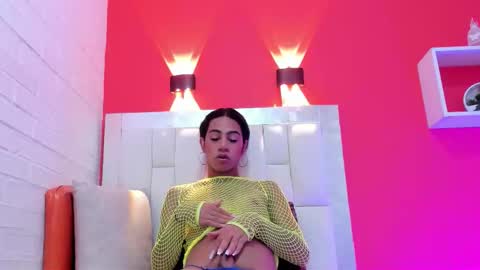 valeria montesio online show from October 2025 01:45:01 PM