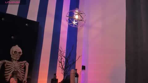 valeria_rouse28 online show from October 2025 05:58:02 PM