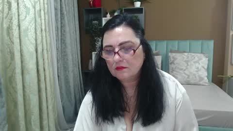 valeriasmiths online show from May 2026 06:09:01 AM