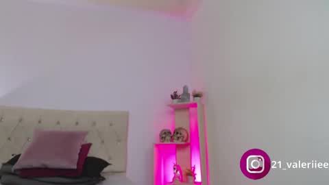 Snapshot of valerie_21 chatting on December 2024 12:14:02 PM Valeriee online show from December 2024 12:14:02 PM