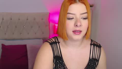 Snapshot of valerie_21 chatting on December 2024 09:32:02 AM Valeriee online show from December 2024 09:32:02 AM