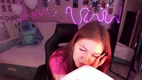 Snapshot of valerie_cutee chatting on February 2025 04:00:01 PM Lera online show from February 2025 04:00:01 PM