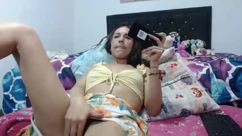 Snapshot of valerie_rousse chatting on February 2025 04:07:01 AM valerie_rousse online show from February 2025 04:07:01 AM