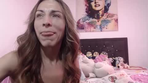 Snapshot of valerie_rousse chatting on March 2025 09:35:01 PM valerie_rousse online show from March 2025 09:35:01 PM