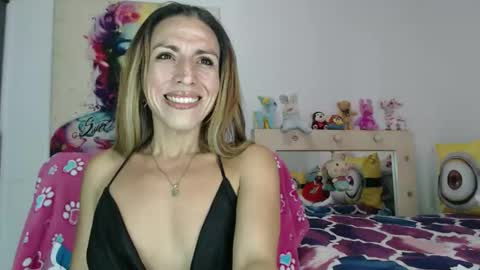 Snapshot of valerie_rousse chatting on May 2026 08:25:01 PM valerie_rousse online show from May 2026 08:25:01 PM
