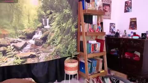 Snapshot of valerie_smile chatting on April 2026 07:47:01 AM Valerie online show from April 2026 07:47:01 AM