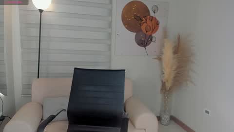 Snapshot of valerieaustin chatting on January 2025 05:08:01 AM call me Val online show from January 2025 05:08:01 AM