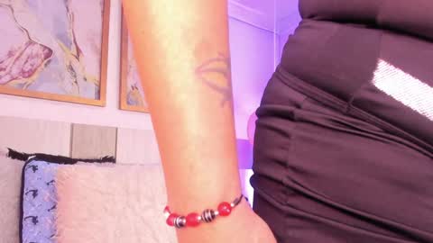 Snapshot of valeriefoxx chatting on February 2025 07:00:01 PM Valeria online show from February 2025 07:00:01 PM