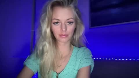 Valerie  online show from October 2025 08:42:02 PM