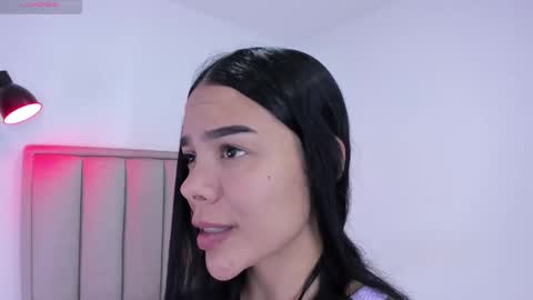 Cris  online show from November 2025 10:54:02 PM