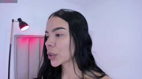 Cris  online show from January 2026 06:35:01 PM