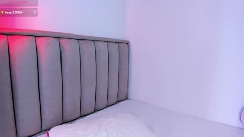 Cris  online show from March 2026 03:24:02 AM