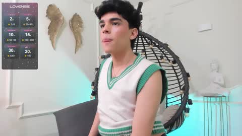 Snapshot of valery_hil chatting on December 2024 02:25:02 AM Thomy online show from December 2024 02:25:02 AM