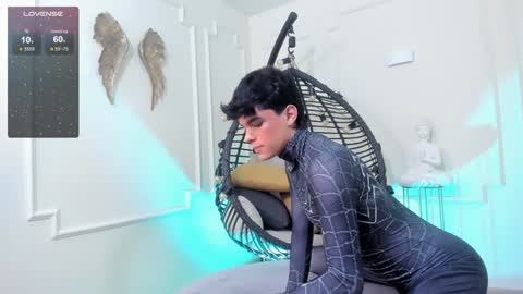 Snapshot of valery_hil chatting on December 2024 07:40:02 PM Thomy online show from December 2024 07:40:02 PM