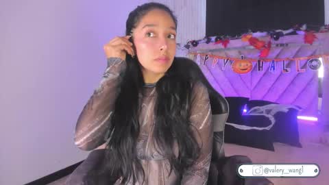 Val online show from October 2025 11:50:01 AM