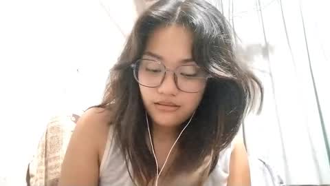 Snapshot of valerykramer chatting on April 2026 10:43:01 AM valerykramer online show from April 2026 10:43:01 AM