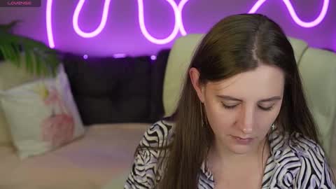 V A L E R Y  M U R online show from October 2025 07:03:02 PM