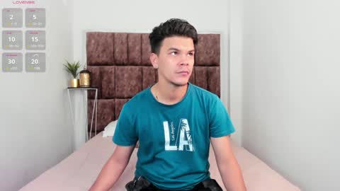 Valery Stonne  online show from January 2025 09:00:01 PM