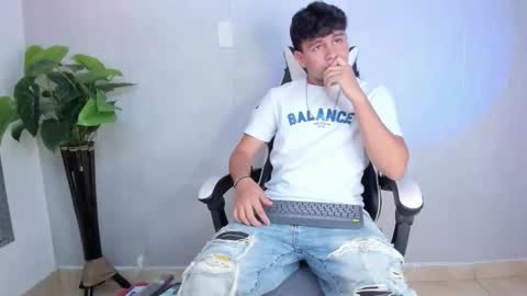 Valentino online show from March 2026 07:20:02 PM