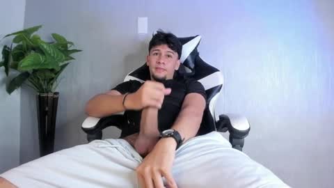 Valentino online show from March 2026 08:09:01 PM