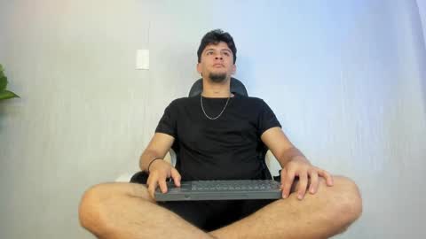 Valentino online show from April 2026 03:09:02 PM